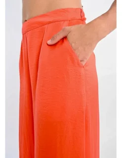 Pantalón largo perneras anchas