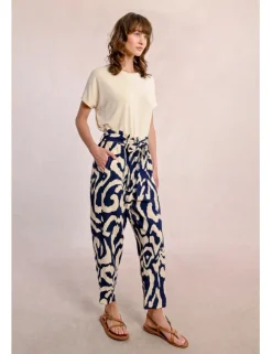 Pantalón tobillero con estampado y lazada
