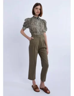 Pantalón tobillero con pliegues