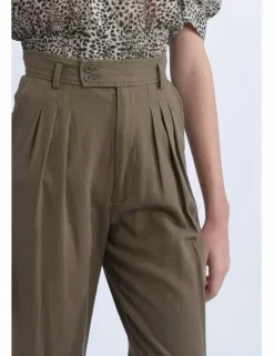 Pantalón tobillero con pliegues