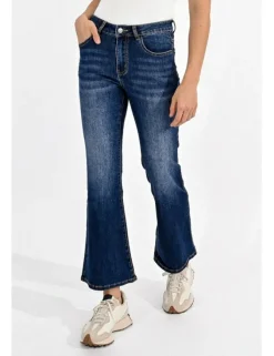 Pantalón vaquero acampanado