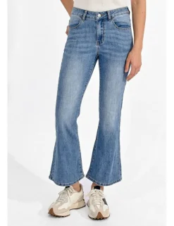 Pantalón vaquero acampanado