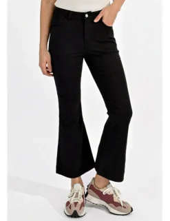 Pantalón vaquero acampanado