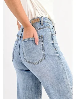 Pantalón vaquero perneras anchas