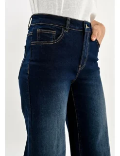 Pantalón vaquero perneras anchas
