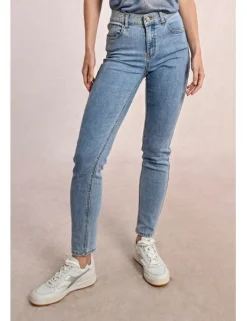 Pantalón vaquero pitillo detalle brillantes