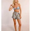 Short corto con estampado y lazada