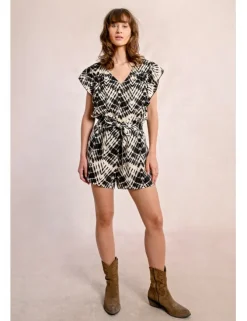 Short corto con estampado y lazada