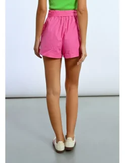 Short corto con lazada