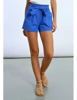 Short corto con lazada