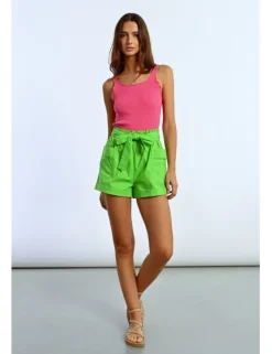 Short corto con lazada