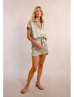Short corto con lazada metalizado