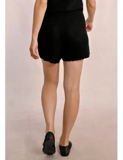 Short corto en tejido crochet