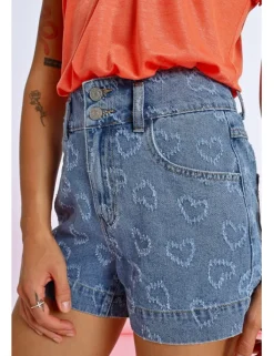 Short corto vaquero estampado corazones