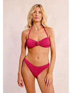 Top de bikini en tejido texturizado detalle nudo
