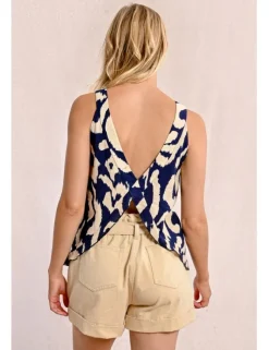 Top de cuello halter con estampado
