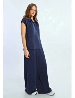 Top de manga corta con cuello camisero