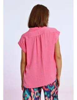 Top de manga corta con cuello camisero