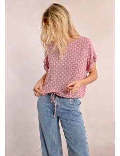 Top de manga corta con lazada y estampado