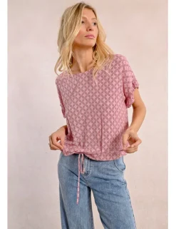 Top de manga corta con lazada y estampado