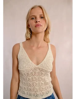 Top de tirantes en tejido de crochet