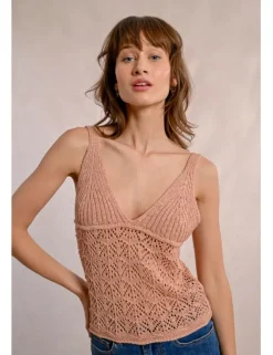 Top de tirantes en tejido de crochet