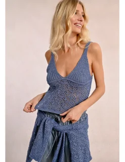 Top de tirantes en tejido de crochet