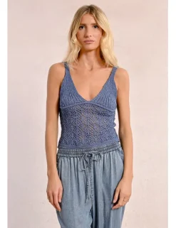 Top de tirantes en tejido de crochet