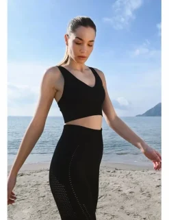 Top deportivo, tiras en la espalda