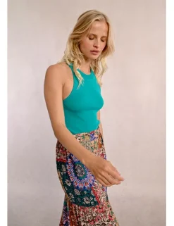 Top escote halter con cuello cerrado