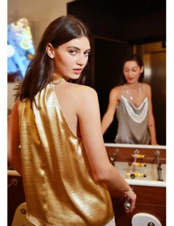 Top halter en color metalizado