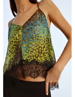 Top lencero con estampado y encaje