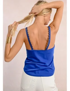 Top lencero de tirantes con detalles bordados