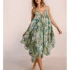 Vestido asimétrico de tirantes con estampado