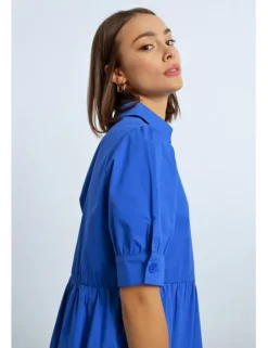 Vestido camisero con cuello y volantes