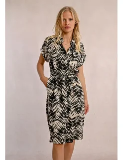 Vestido camisero de manga corta con estampado