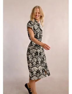 Vestido camisero de manga corta con estampado