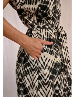 Vestido camisero de manga corta con estampado