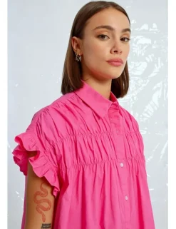 Vestido corto camisero con pliegues