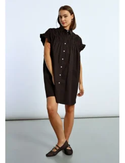 Vestido corto camisero con pliegues