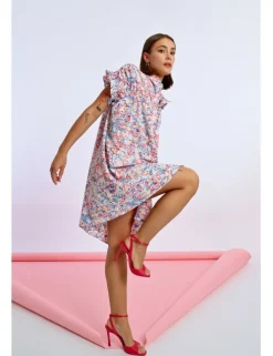 Vestido corto camisero con estampado y pliegues