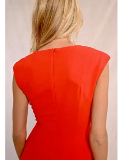 Vestido corto con detalle de pliegues
