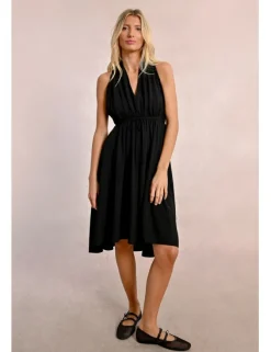 Vestido corto con escote halter asimétrico