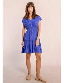 Vestido corto con volantes y estampado