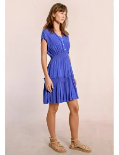 Vestido corto con volantes y estampado