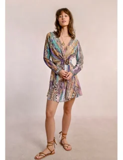 Vestido corto de manga larga con estampado y lazada