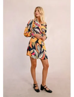 Vestido corto de manga larga con estampado