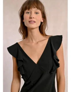 Vestido corto de manga mariposa con aberturas