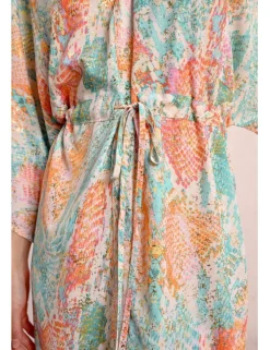 Vestido corto de manga mariposa con estampado