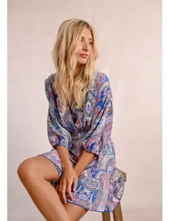 Vestido corto de media manga con estampado